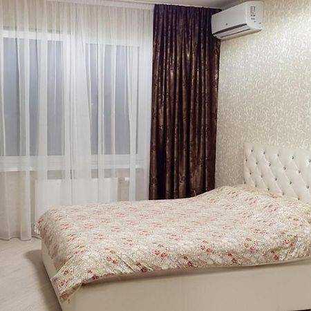 Просторные Апартаменты Бариса Гмыри 14Б Kiev Buitenkant foto